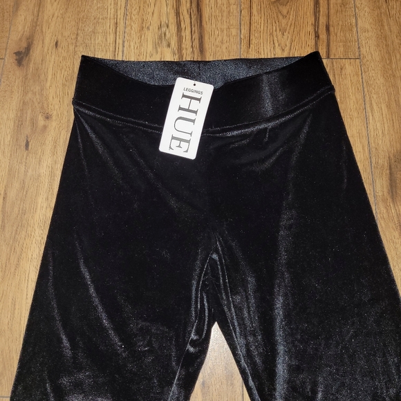 HUE Pants - Hue nwt leggings. Size s